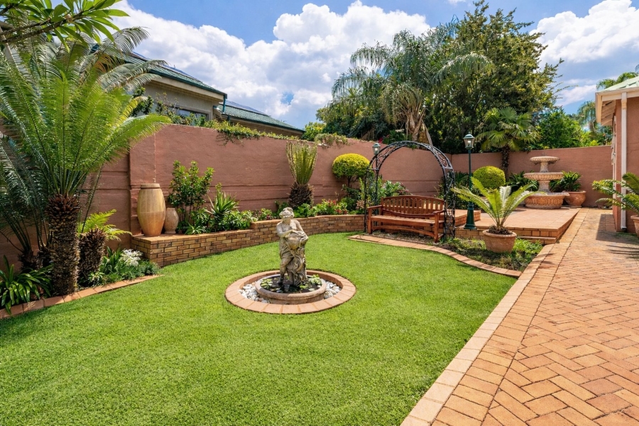 4 Bedroom Property for Sale in Caribbean Beach Club North West